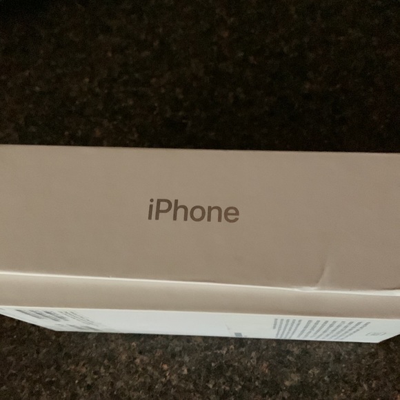 iPhone box - Picture 2 of 3